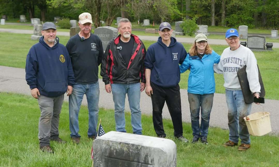 VFW members visit the gravesite of Medal of Honor recipient and Civil War veteran William Tabor